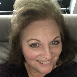 Meet your Posher, Evonne